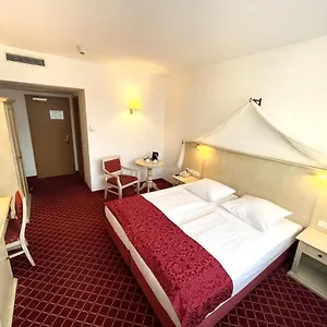 4* מלון Chateau Kurfuerstendamm